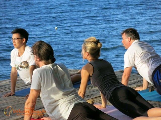 Sunset Yoga Camiguin Volcan